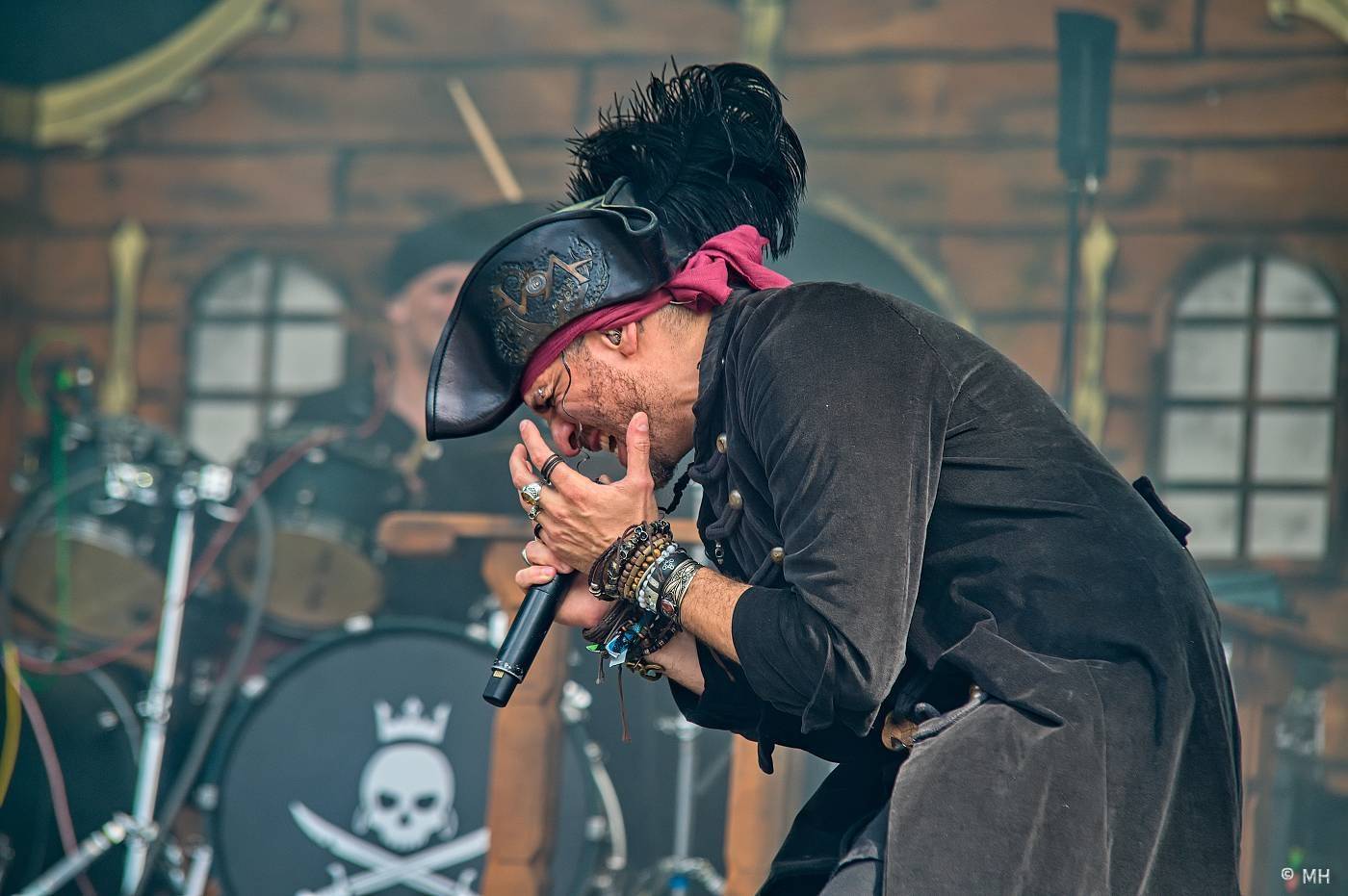 Metalfest zakončili ohňovou show Dimmu Borgir. S deštěm se fanoušci vypořádali po svém