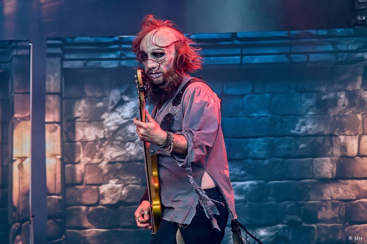 Metalfest zakončili ohňovou show Dimmu Borgir. S deštěm se fanoušci vypořádali po svém