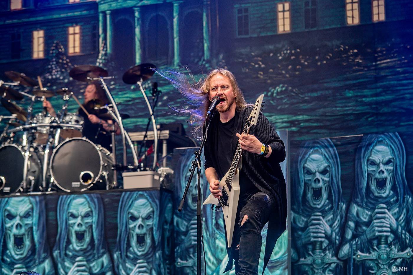 Metalfest zakončili ohňovou show Dimmu Borgir. S deštěm se fanoušci vypořádali po svém