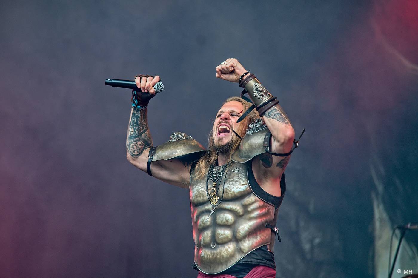 Metalfest zakončili ohňovou show Dimmu Borgir. S deštěm se fanoušci vypořádali po svém