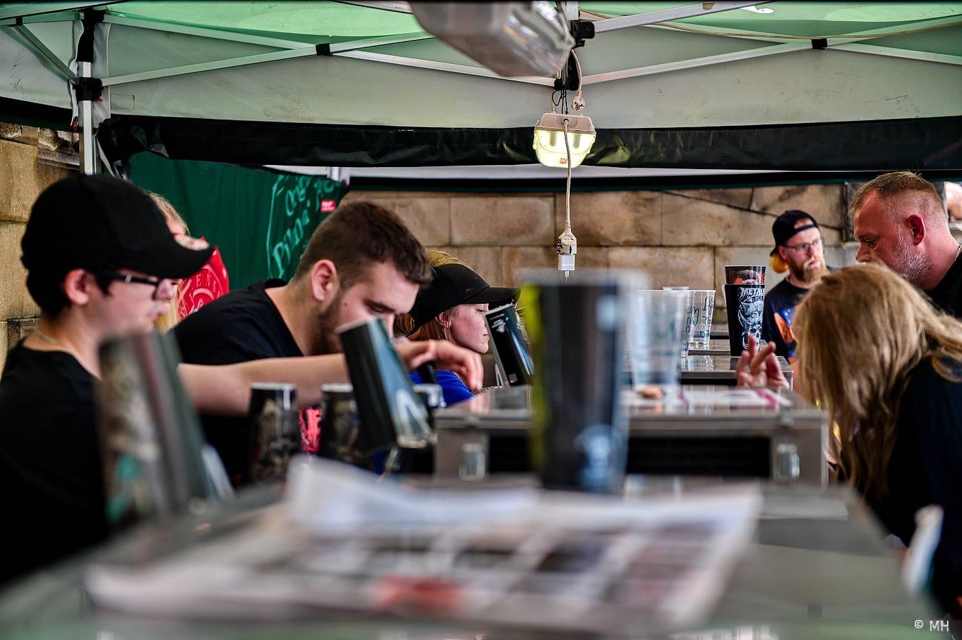 Metalfest zakončili ohňovou show Dimmu Borgir. S deštěm se fanoušci vypořádali po svém