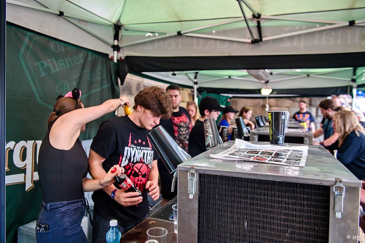 Metalfest zakončili ohňovou show Dimmu Borgir. S deštěm se fanoušci vypořádali po svém