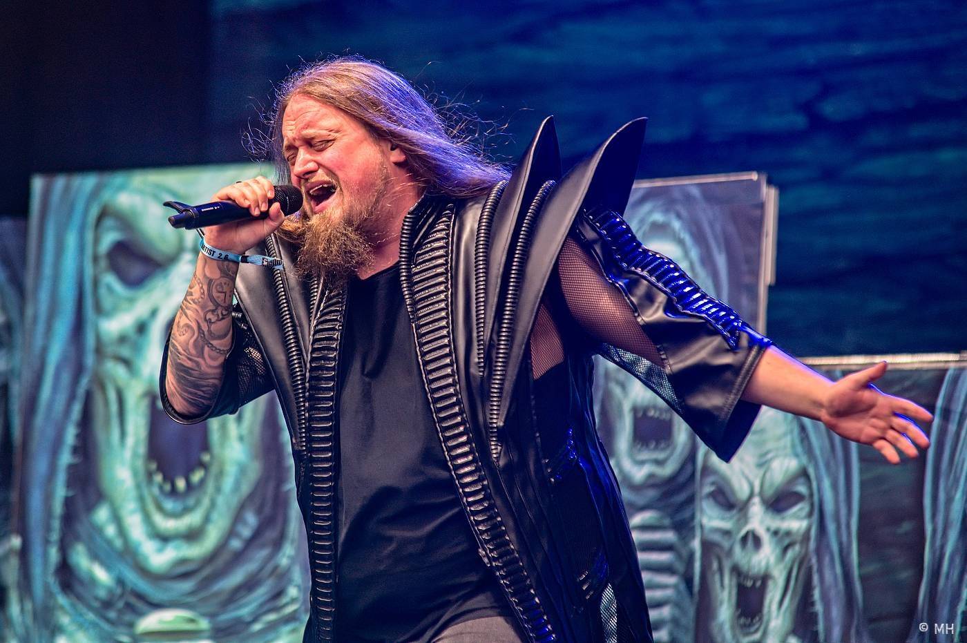 Metalfest zakončili ohňovou show Dimmu Borgir. S deštěm se fanoušci vypořádali po svém
