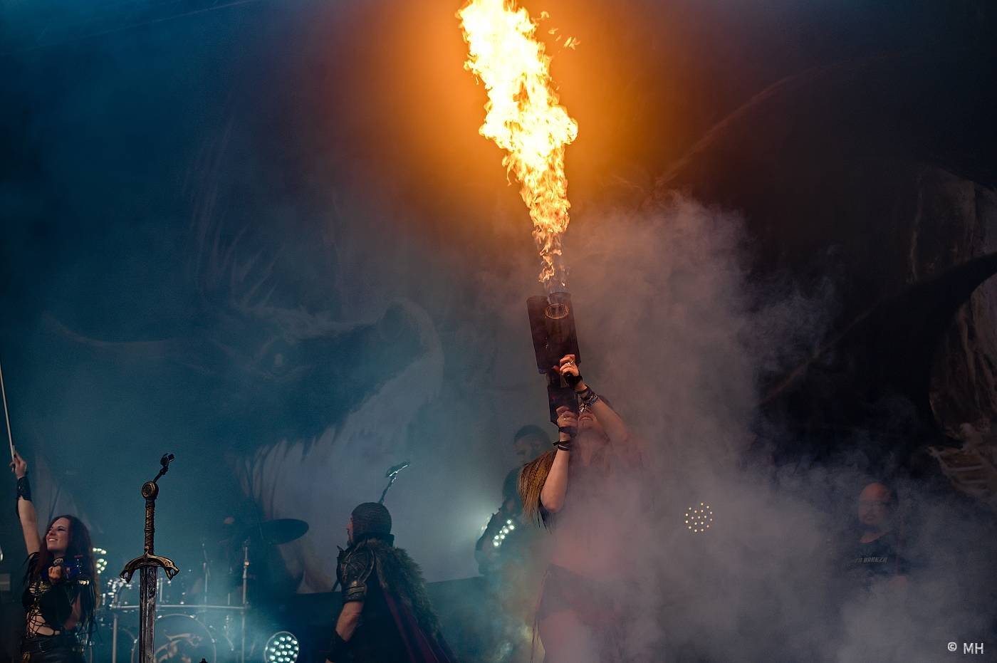 Metalfest zakončili ohňovou show Dimmu Borgir. S deštěm se fanoušci vypořádali po svém