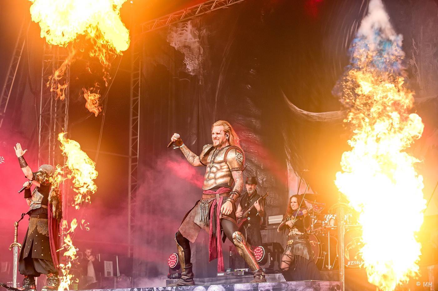 Metalfest zakončili ohňovou show Dimmu Borgir. S deštěm se fanoušci vypořádali po svém