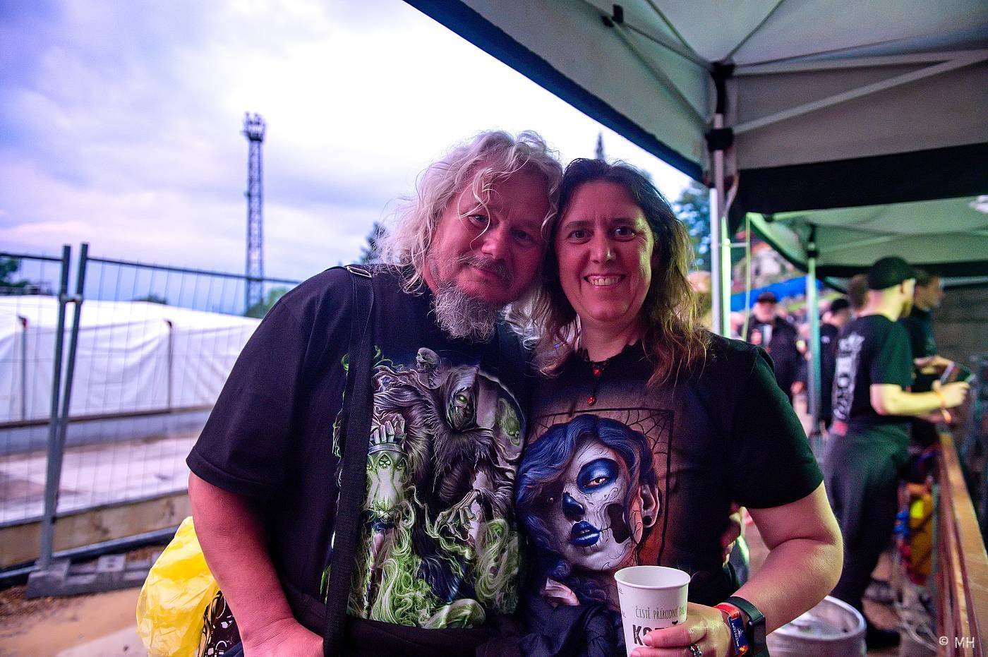 Metalfest zakončili ohňovou show Dimmu Borgir. S deštěm se fanoušci vypořádali po svém