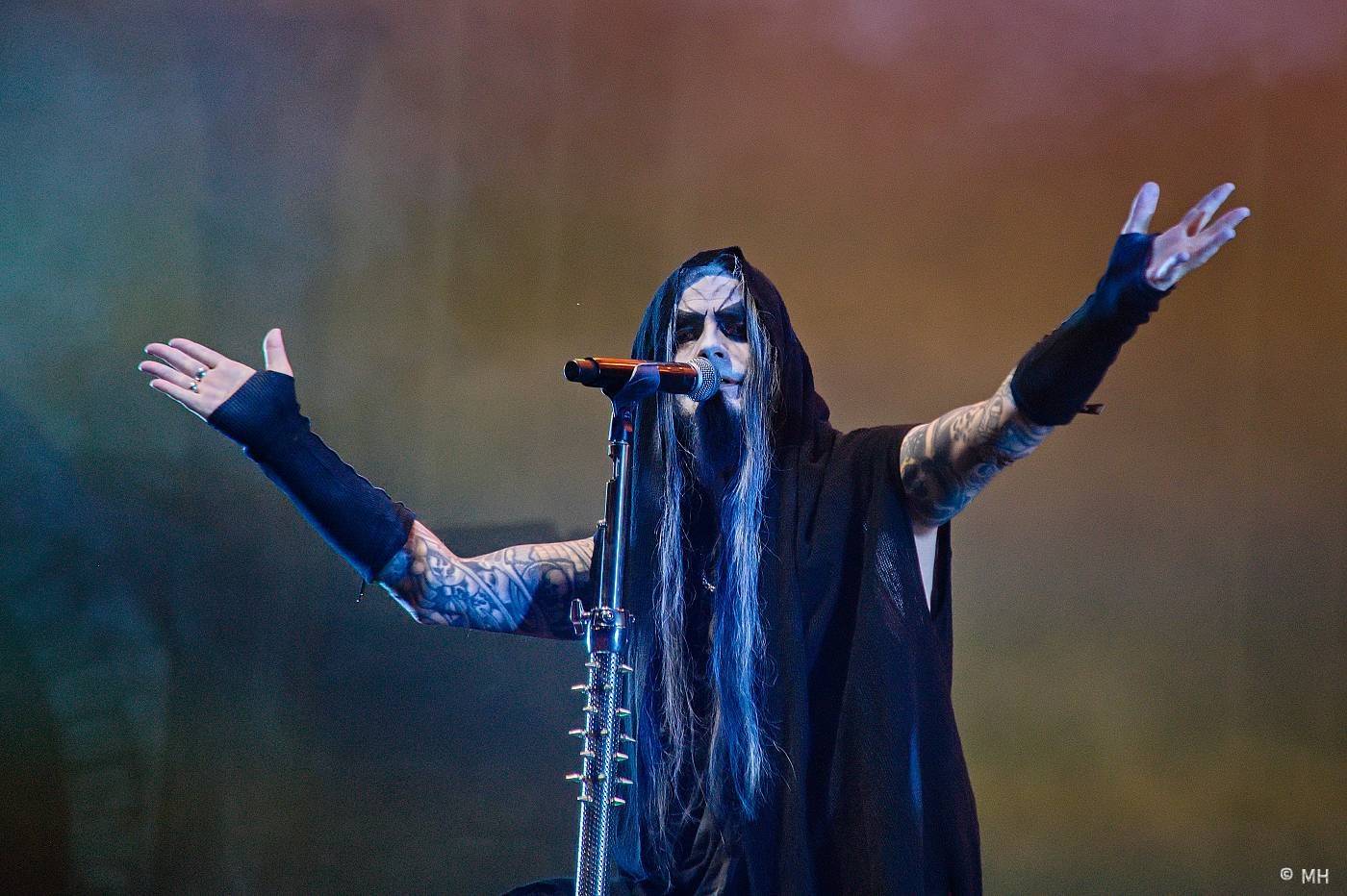 Metalfest zakončili ohňovou show Dimmu Borgir. S deštěm se fanoušci vypořádali po svém