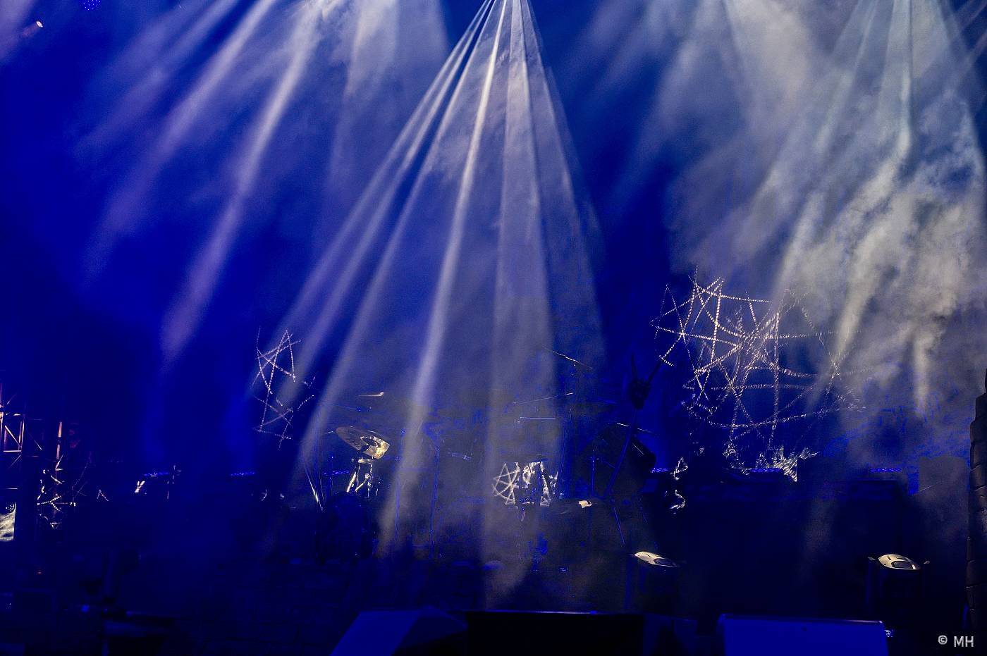 Metalfest zakončili ohňovou show Dimmu Borgir. S deštěm se fanoušci vypořádali po svém