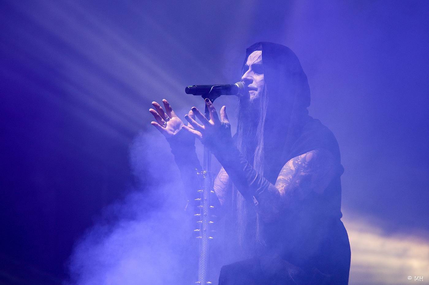 Metalfest zakončili ohňovou show Dimmu Borgir. S deštěm se fanoušci vypořádali po svém