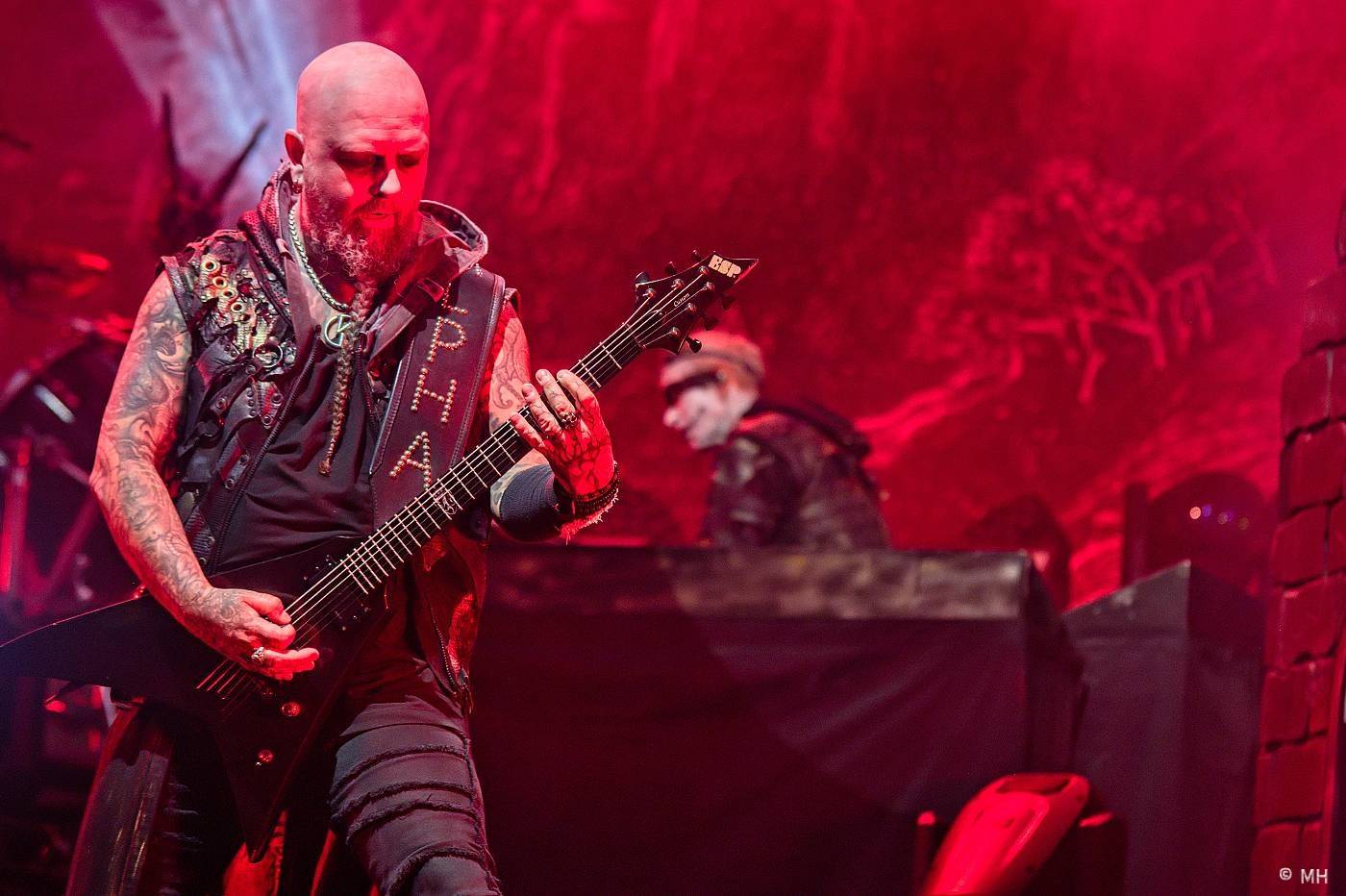 Metalfest zakončili ohňovou show Dimmu Borgir. S deštěm se fanoušci vypořádali po svém