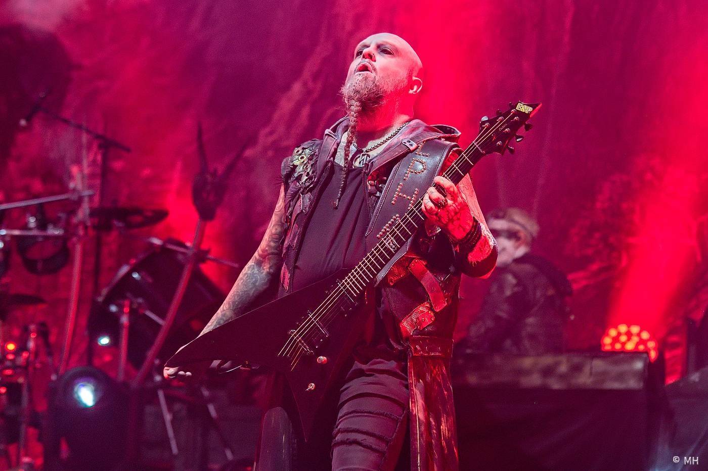 Metalfest zakončili ohňovou show Dimmu Borgir. S deštěm se fanoušci vypořádali po svém