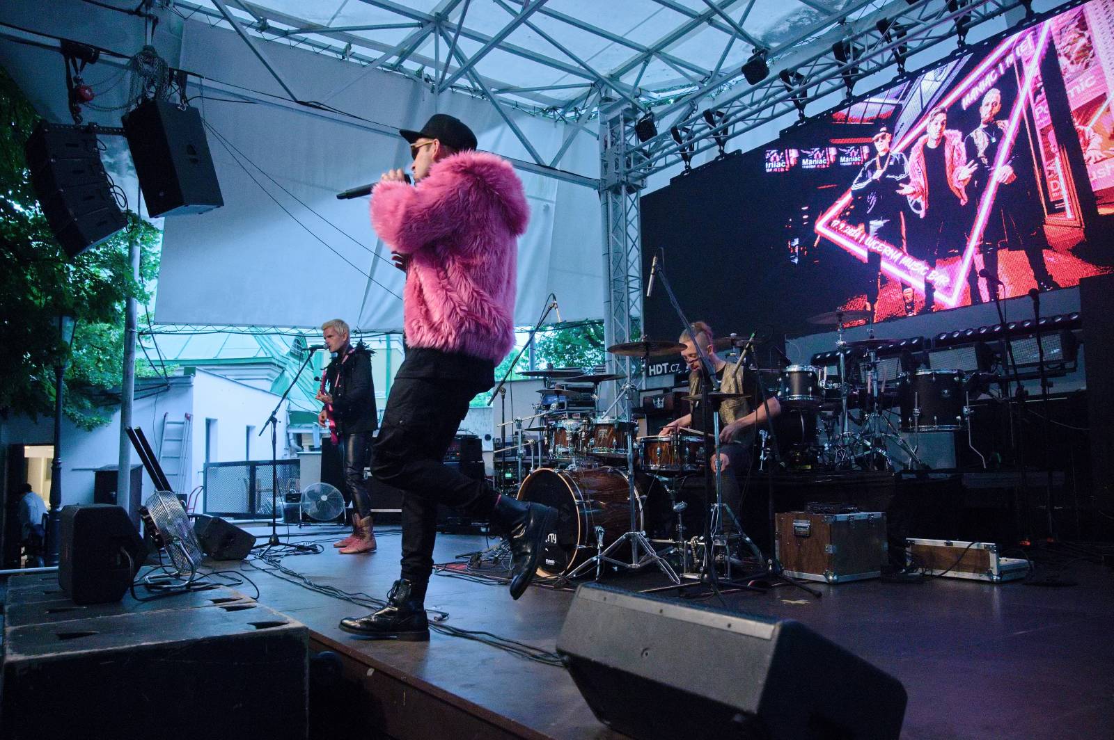 Civilní obrana v Praze znovu oslavila plnoletost, předskakovali jí Reeko a Maniac 