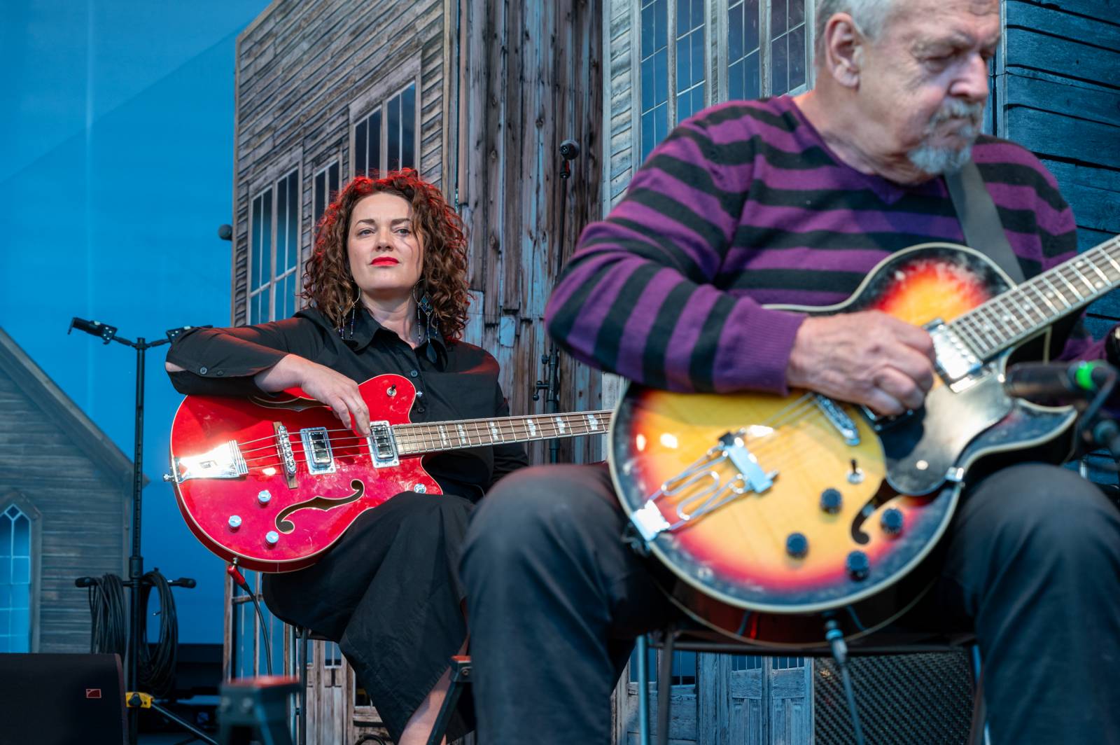 Ivan Mládek rozezpíval svými hity Žluté lázně v Praze, na pódiu se střídal s kanadskými The Dead South