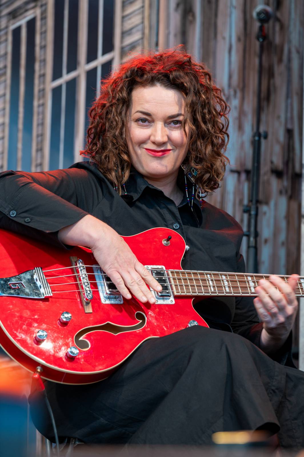 Ivan Mládek rozezpíval svými hity Žluté lázně v Praze, na pódiu se střídal s kanadskými The Dead South