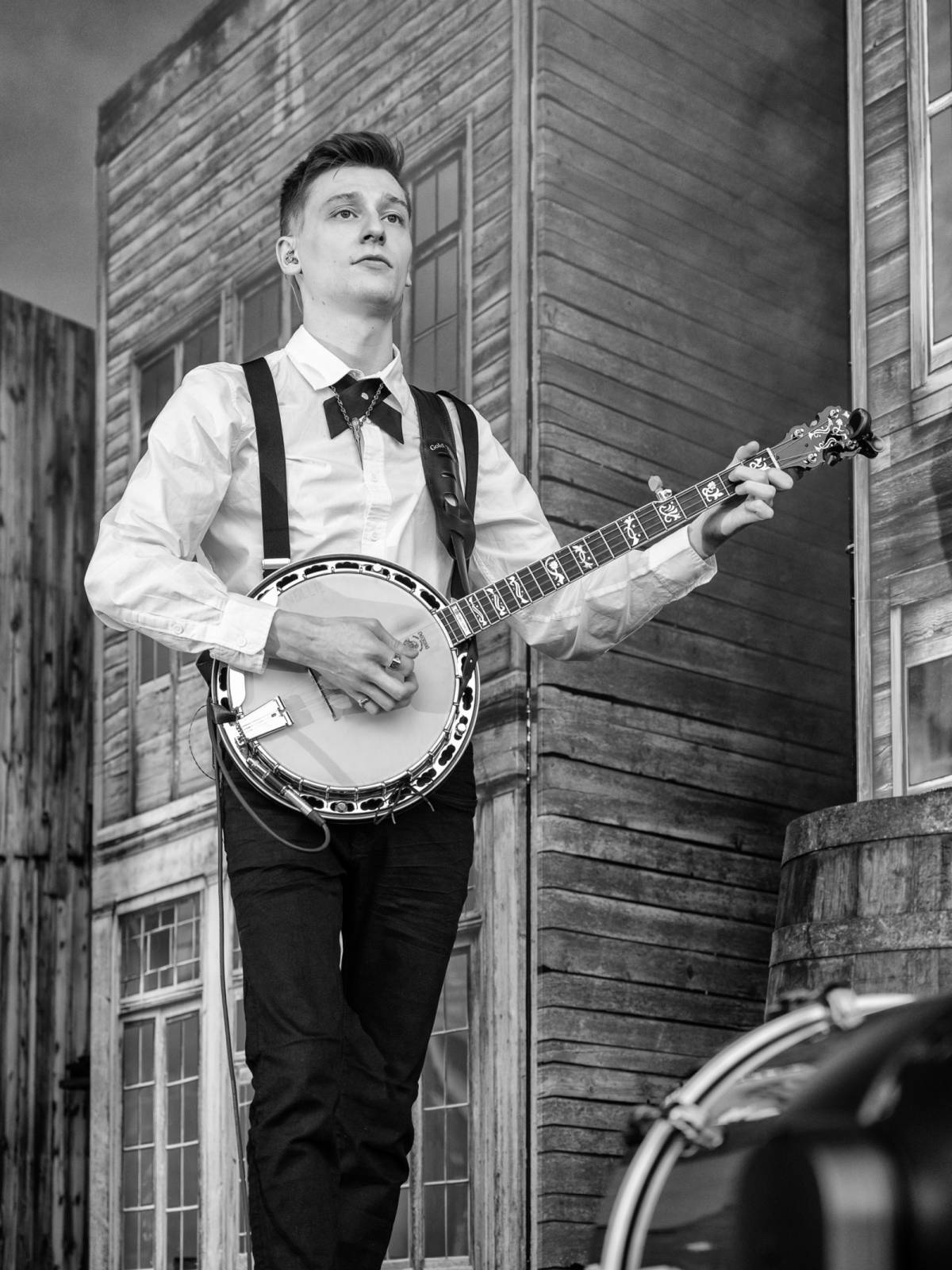 Ivan Mládek rozezpíval svými hity Žluté lázně v Praze, na pódiu se střídal s kanadskými The Dead South