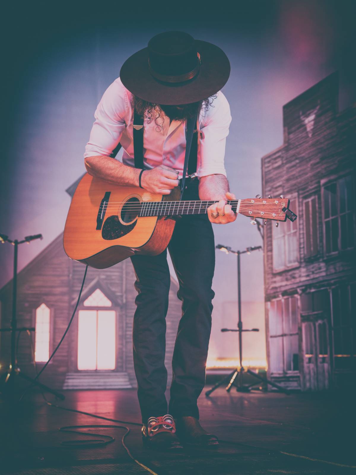 Ivan Mládek rozezpíval svými hity Žluté lázně v Praze, na pódiu se střídal s kanadskými The Dead South