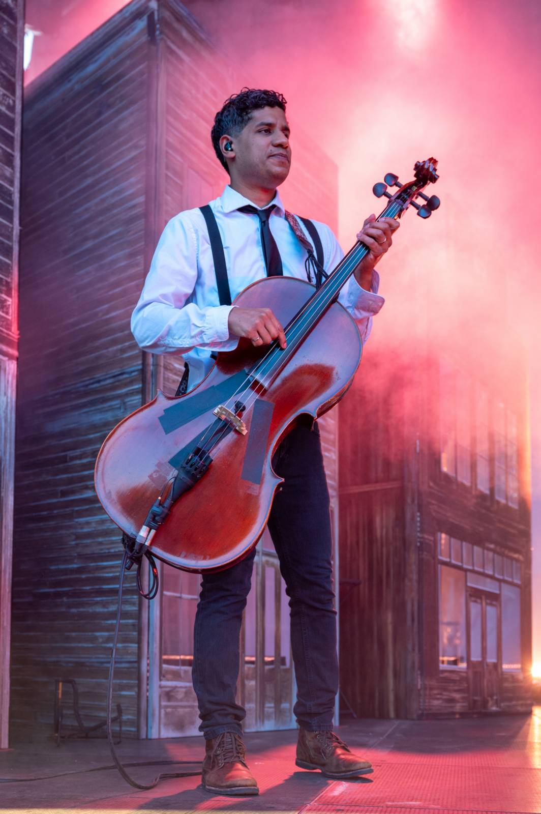 Ivan Mládek rozezpíval svými hity Žluté lázně v Praze, na pódiu se střídal s kanadskými The Dead South