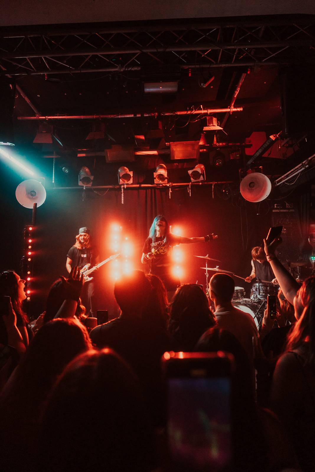 Charlotte Sands se vrátila do Prahy v roli headlinerky, fanouškům představila debutové album