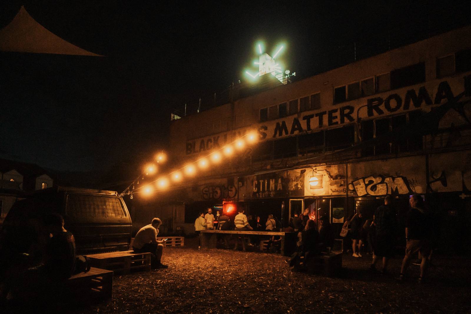 Charlotte Sands se vrátila do Prahy v roli headlinerky, fanouškům představila debutové album