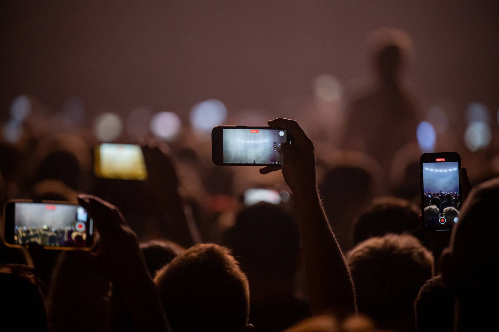 Nickelback nezklamali. Prahu bavili největšími hity, O2 arena jim aplaudovala vestoje