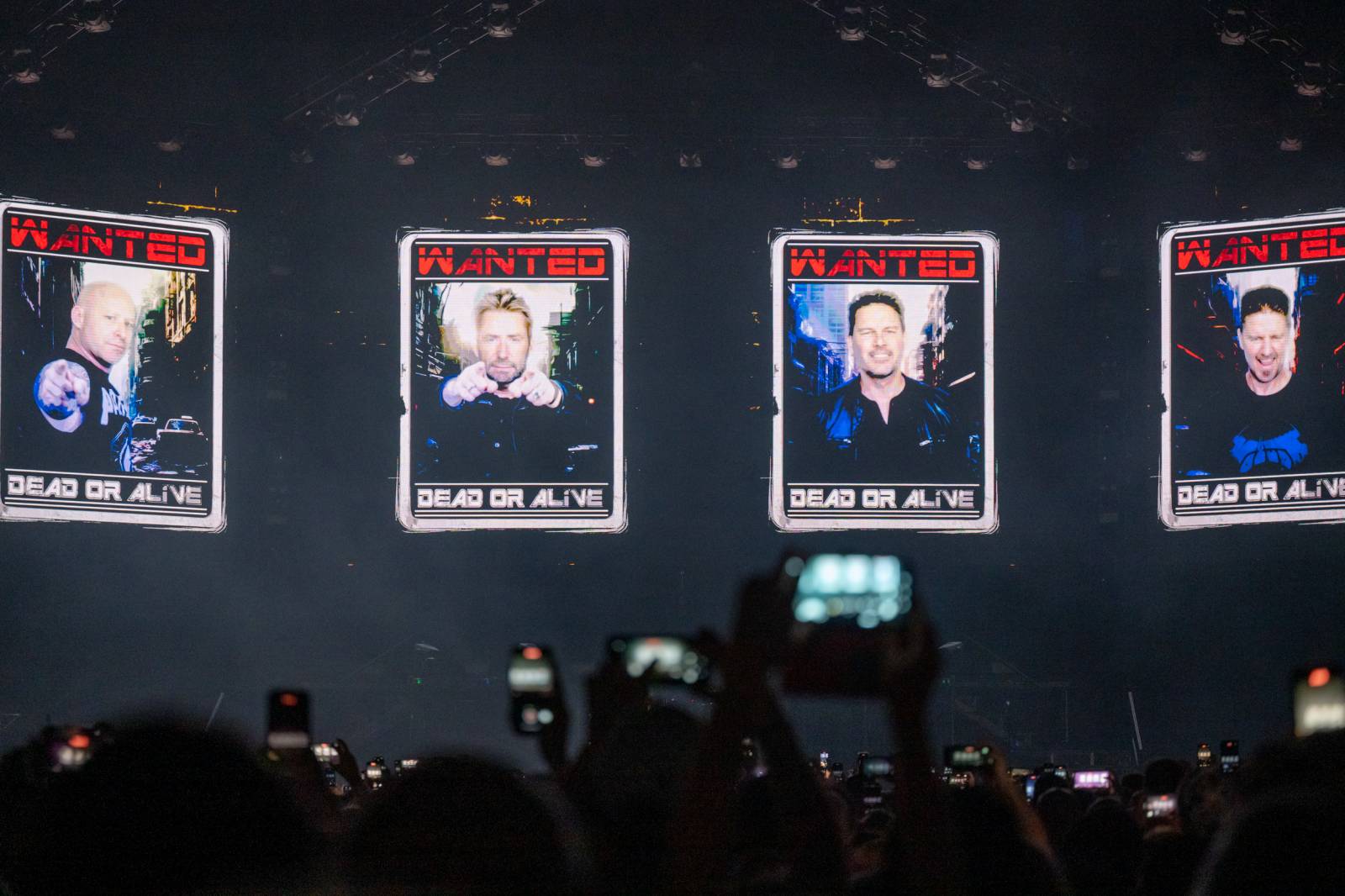 Nickelback nezklamali. Prahu bavili největšími hity, O2 arena jim aplaudovala vestoje