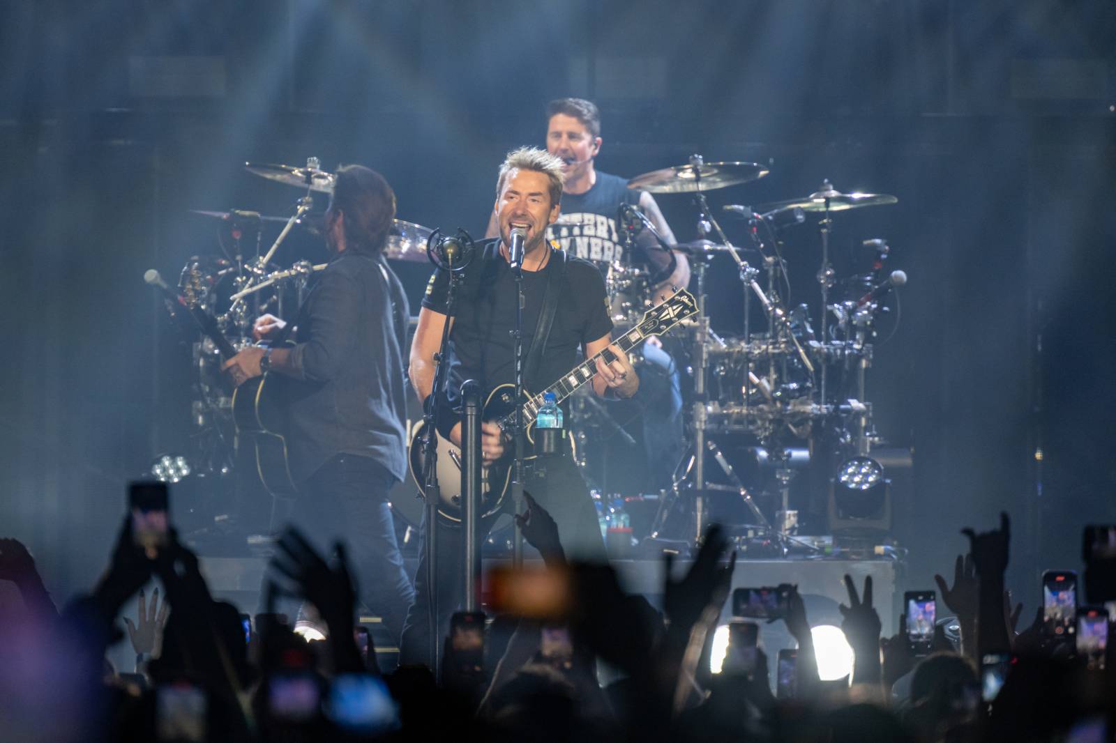 Nickelback nezklamali. Prahu bavili největšími hity, O2 arena jim aplaudovala vestoje