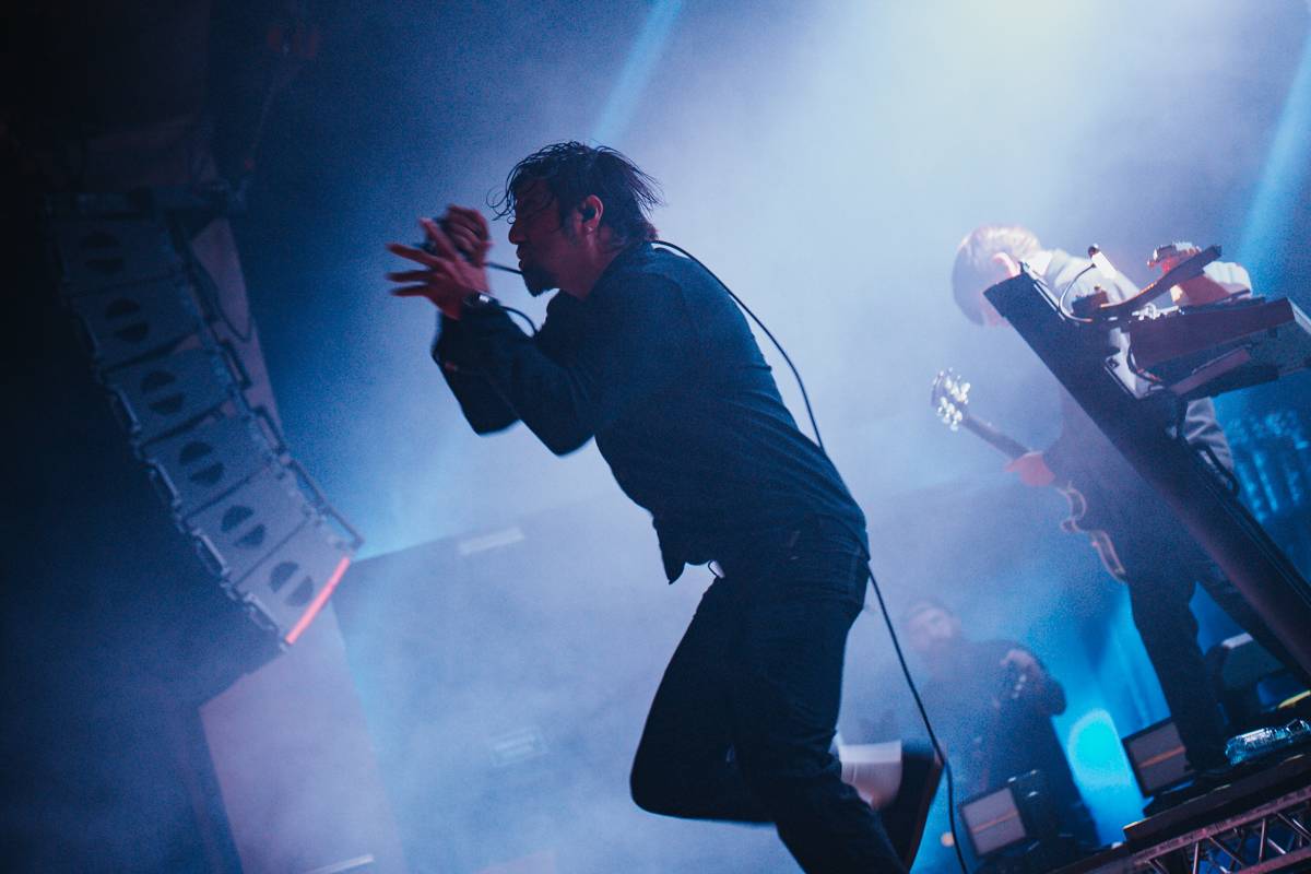 Kus Deftones opět v Praze. Chino Moreno představil v Roxy projekt Crosses