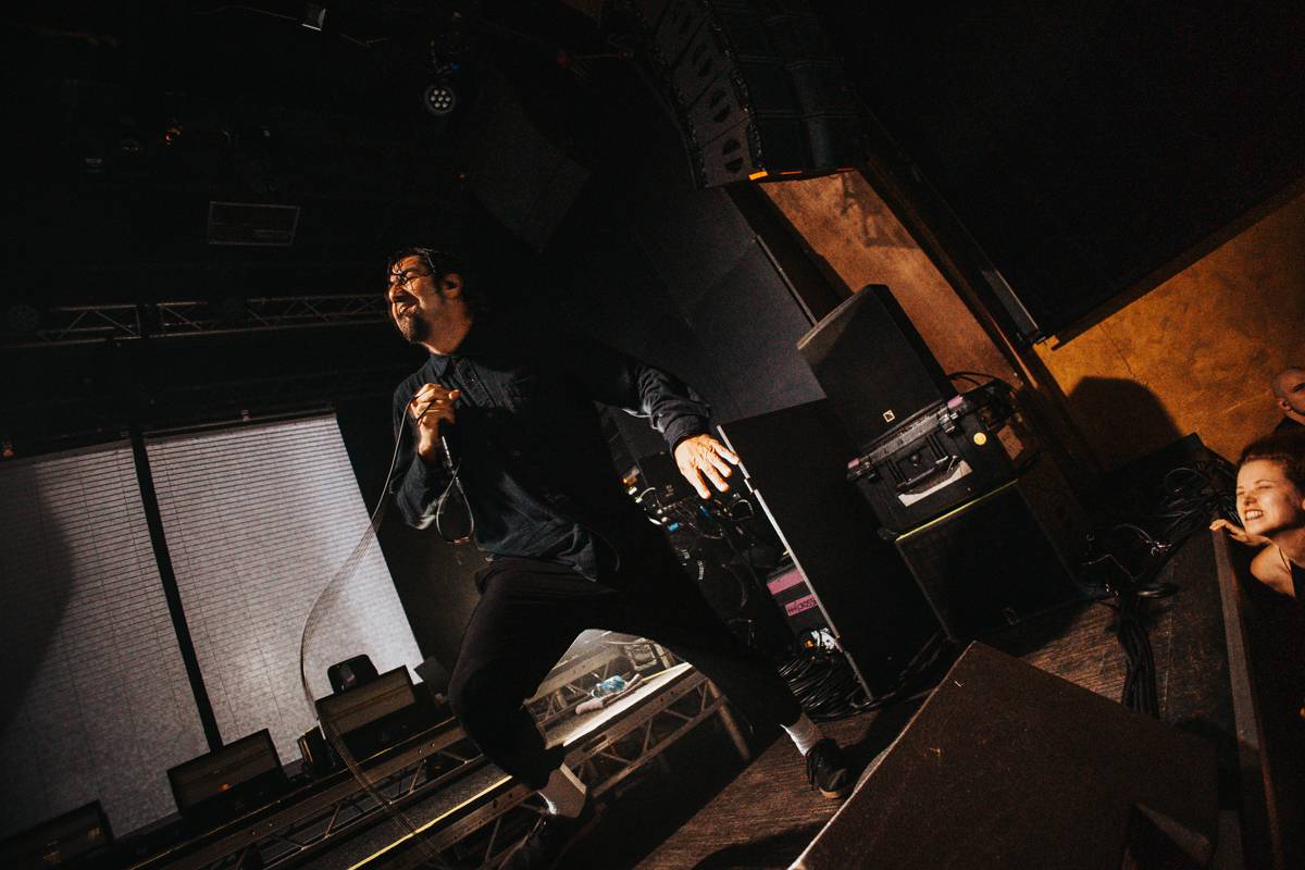 Kus Deftones opět v Praze. Chino Moreno představil v Roxy projekt Crosses