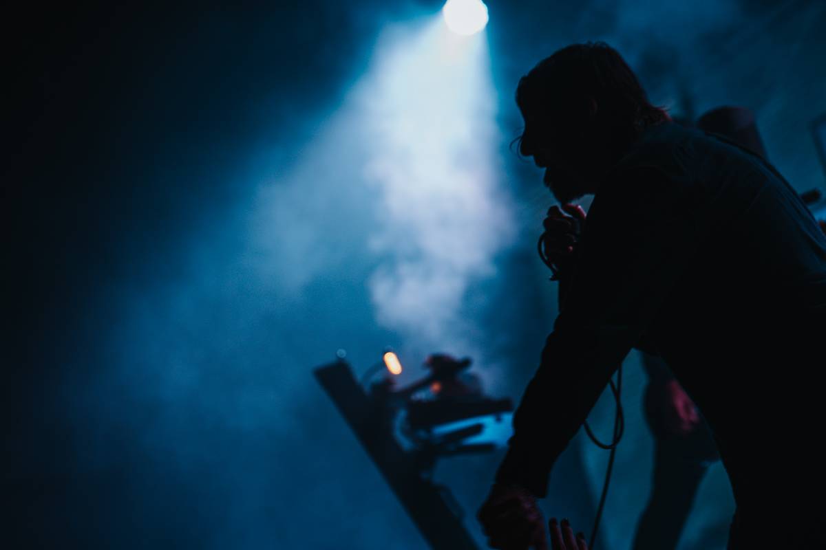 Kus Deftones opět v Praze. Chino Moreno představil v Roxy projekt Crosses