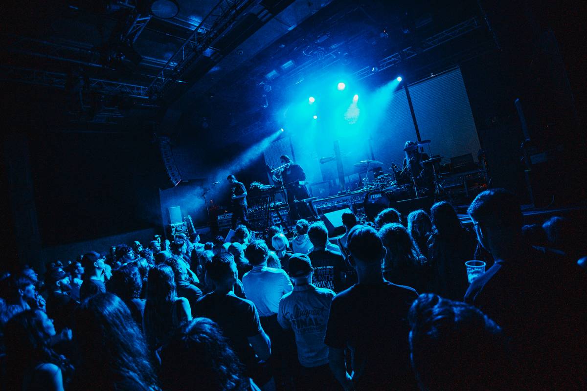 Kus Deftones opět v Praze. Chino Moreno představil v Roxy projekt Crosses