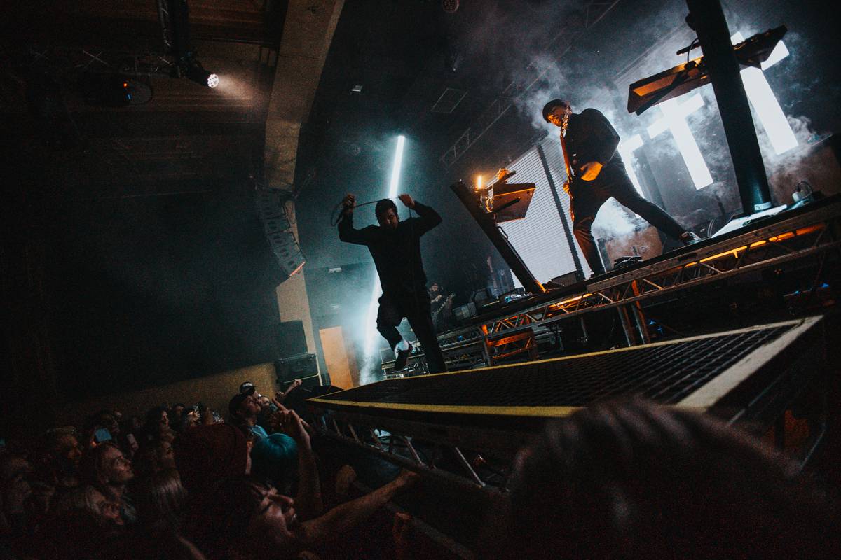 Kus Deftones opět v Praze. Chino Moreno představil v Roxy projekt Crosses