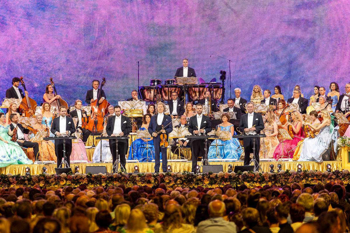 Houslový mág a král valčíků André Rieu přivezl do Prahy pohádkové představení 