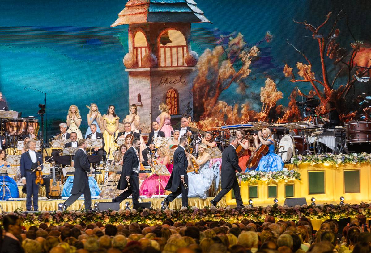 Houslový mág a král valčíků André Rieu přivezl do Prahy pohádkové představení 