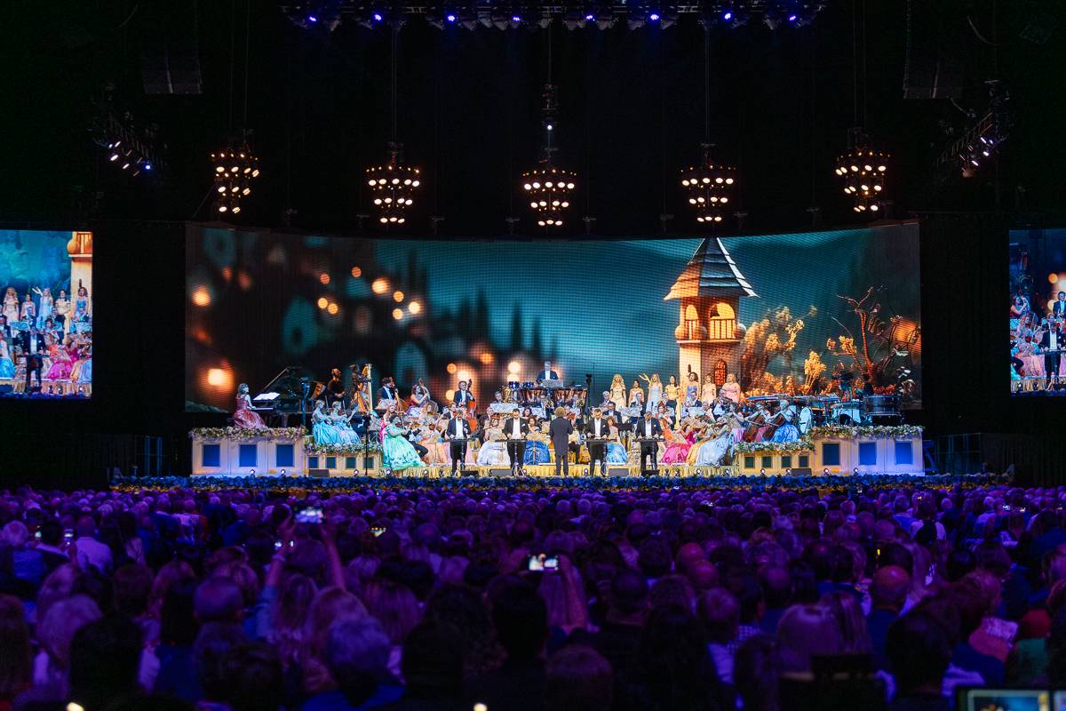 Houslový mág a král valčíků André Rieu přivezl do Prahy pohádkové představení 