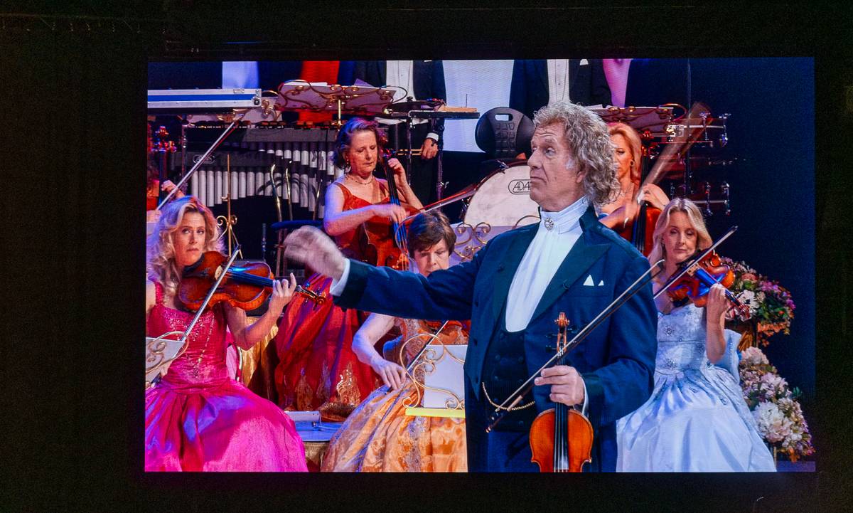 Houslový mág a král valčíků André Rieu přivezl do Prahy pohádkové představení 