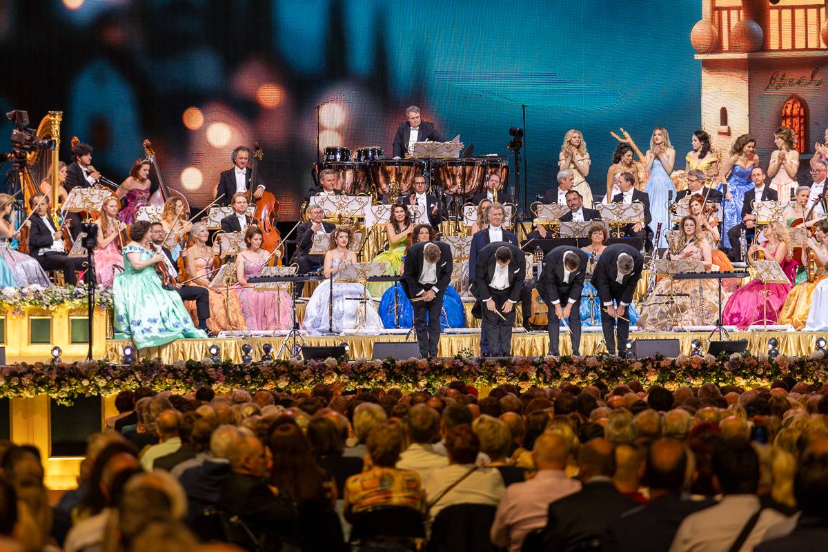 Houslový mág a král valčíků André Rieu přivezl do Prahy pohádkové představení 