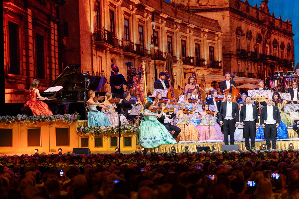 Houslový mág a král valčíků André Rieu přivezl do Prahy pohádkové představení 