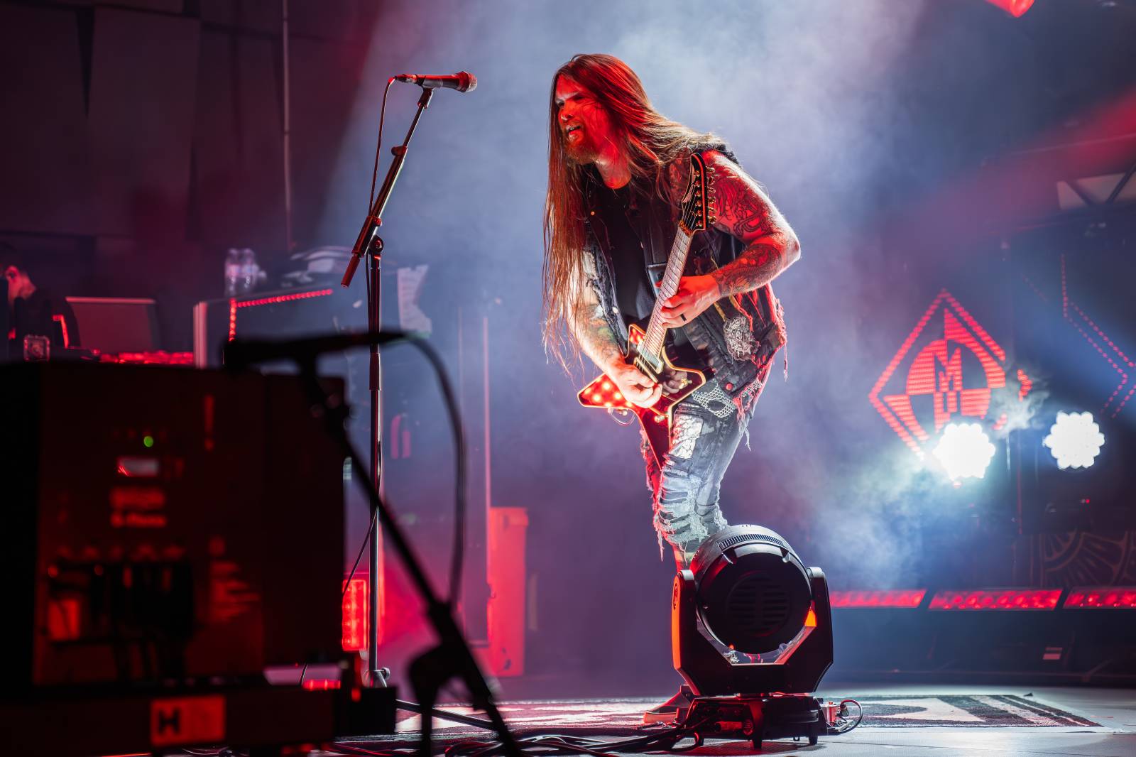 Machine Head splatili českým fanouškům dluh, strhnout dav ale nedokázali