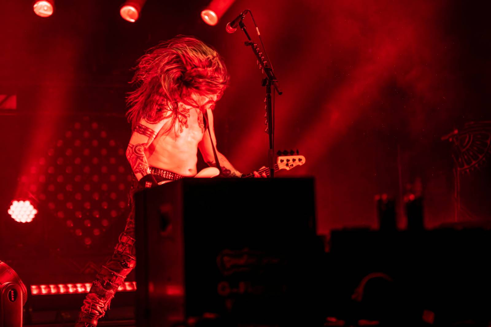 Machine Head splatili českým fanouškům dluh, strhnout dav ale nedokázali