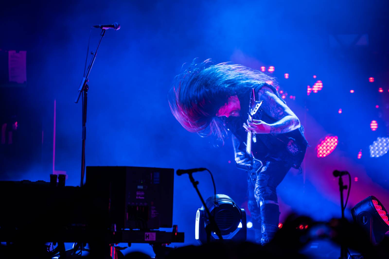 Machine Head splatili českým fanouškům dluh, strhnout dav ale nedokázali