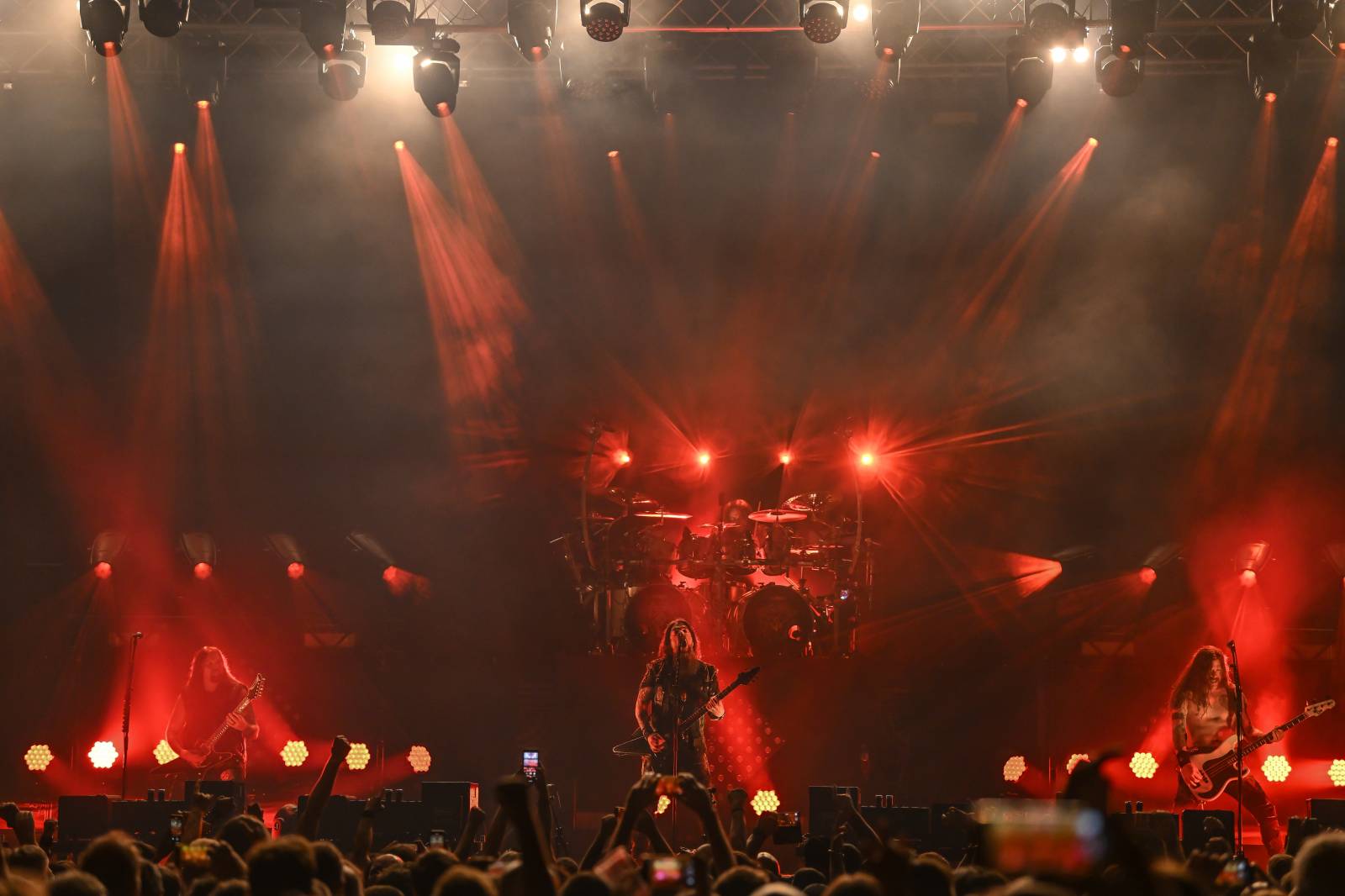 Machine Head splatili českým fanouškům dluh, strhnout dav ale nedokázali