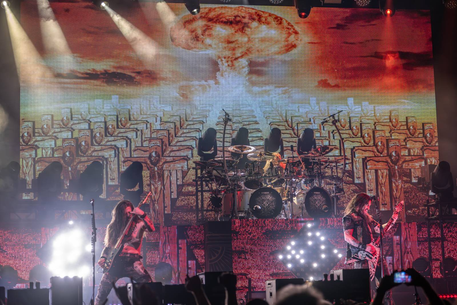 Machine Head splatili českým fanouškům dluh, strhnout dav ale nedokázali