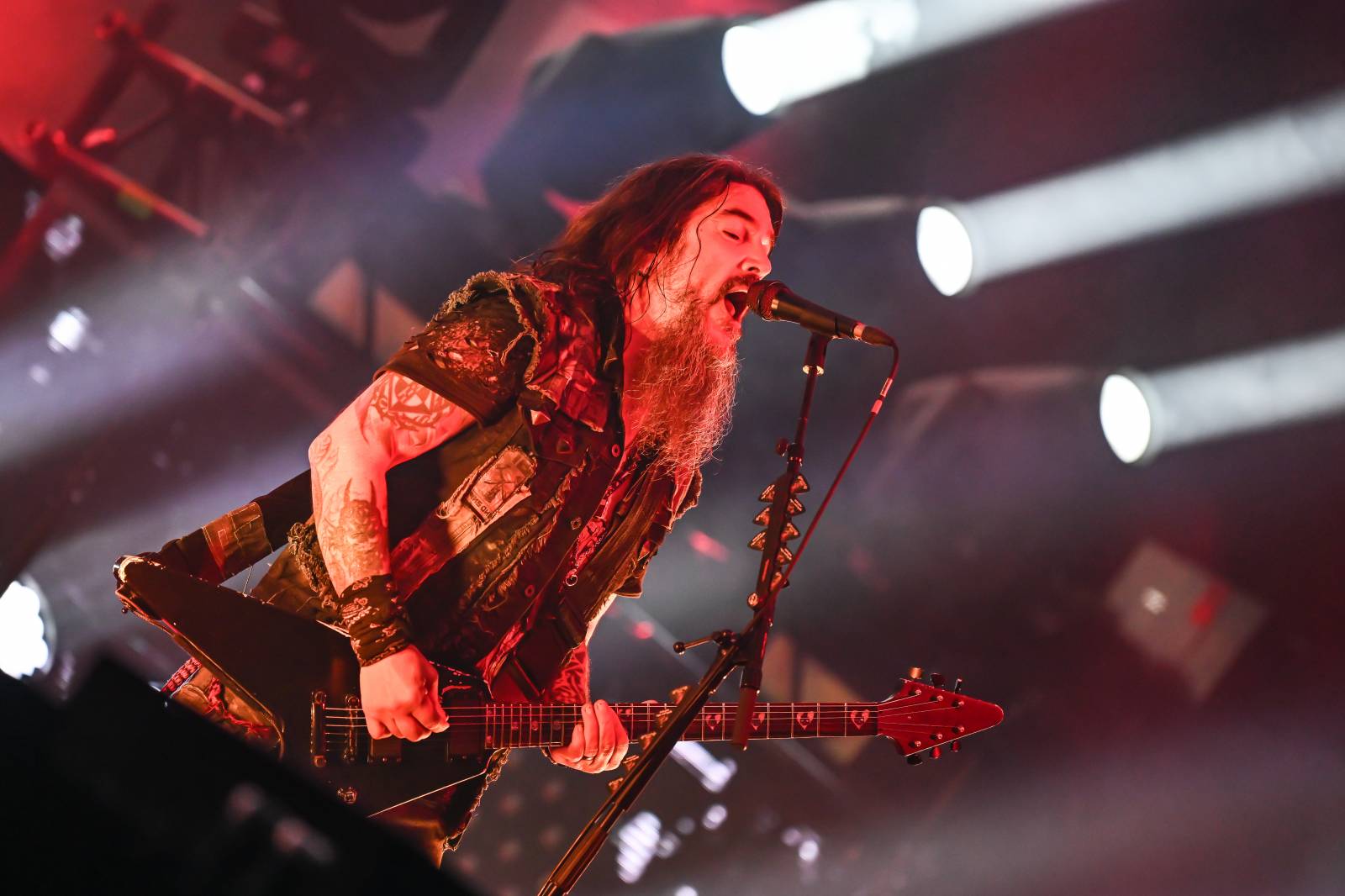Machine Head splatili českým fanouškům dluh, strhnout dav ale nedokázali
