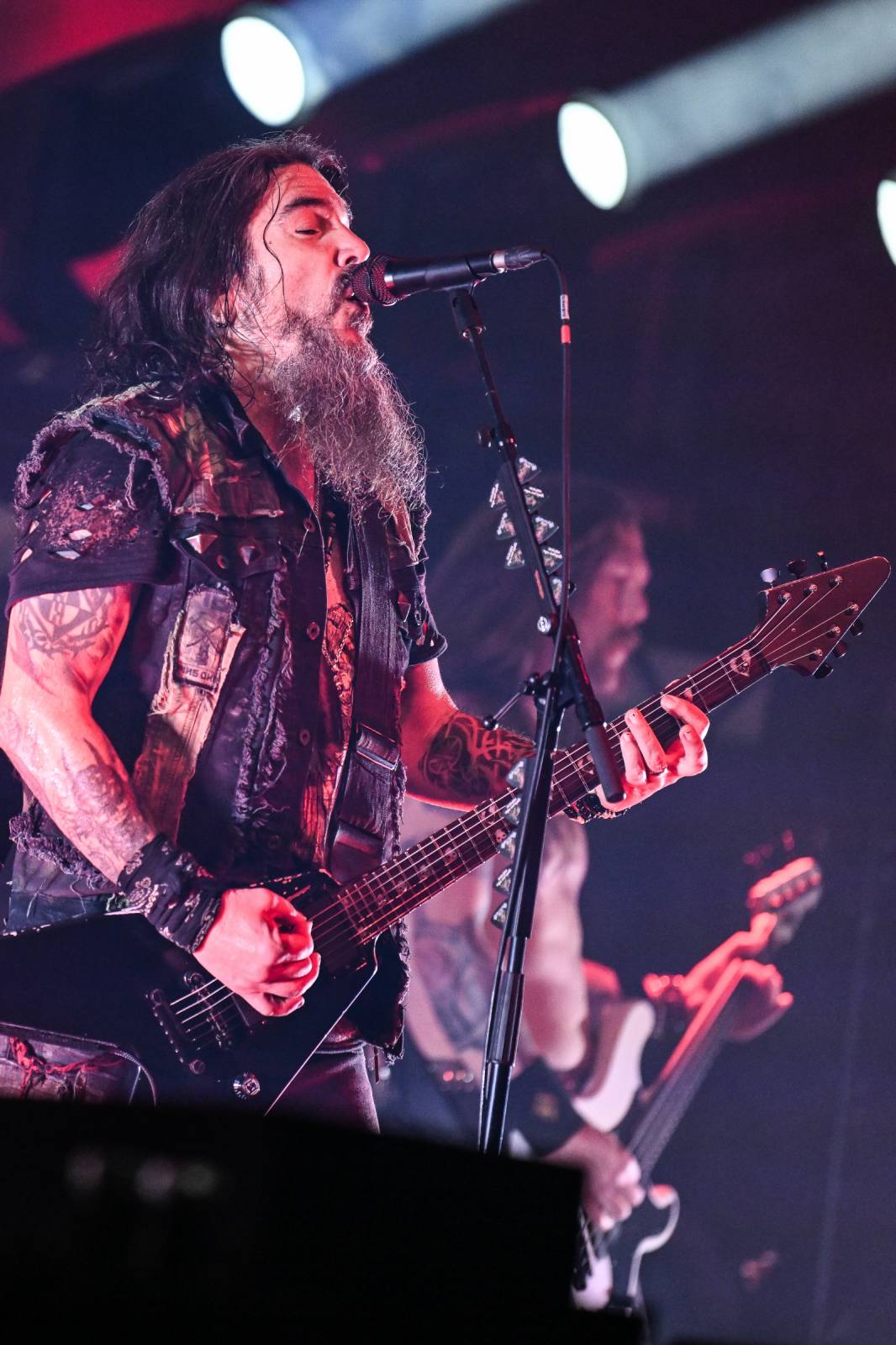 Machine Head splatili českým fanouškům dluh, strhnout dav ale nedokázali