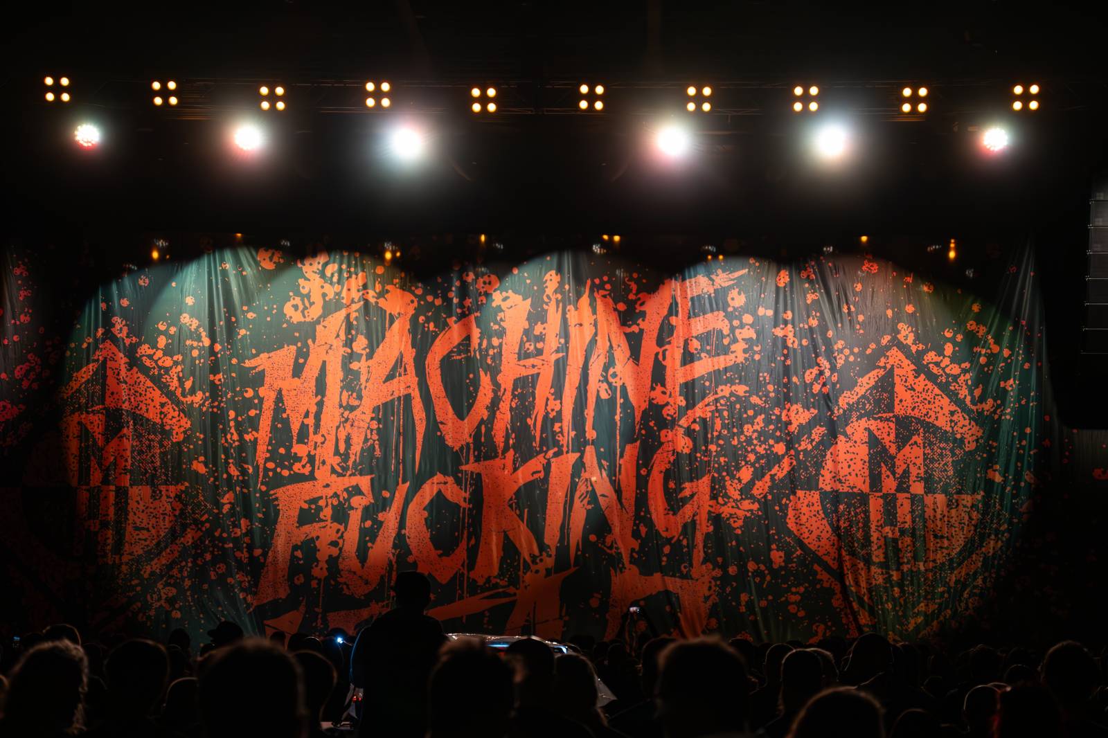 Machine Head splatili českým fanouškům dluh, strhnout dav ale nedokázali