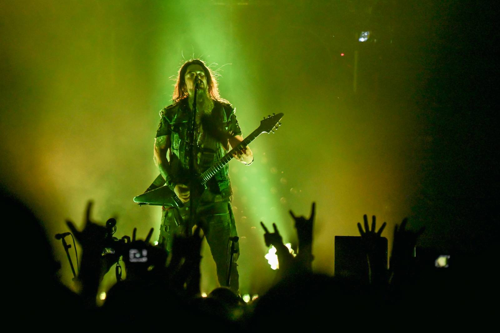 Machine Head splatili českým fanouškům dluh, strhnout dav ale nedokázali