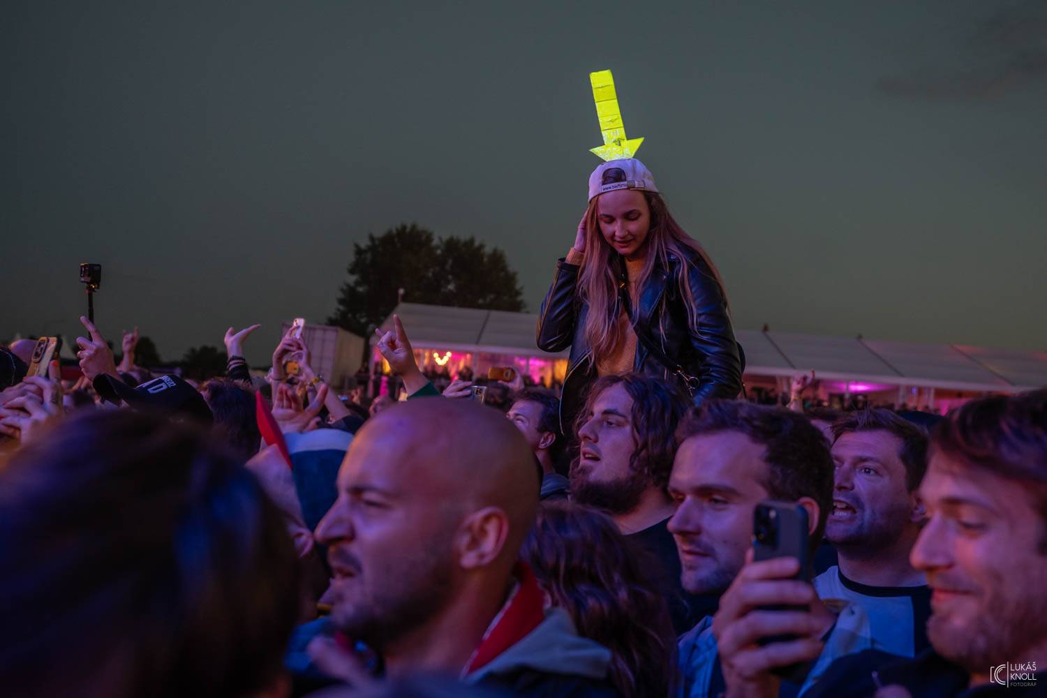 The Offspring a Vypsaná fiXa bavili na Rock for People svými hity, Parkway Drive ohňovou show a překvapili The Amazons