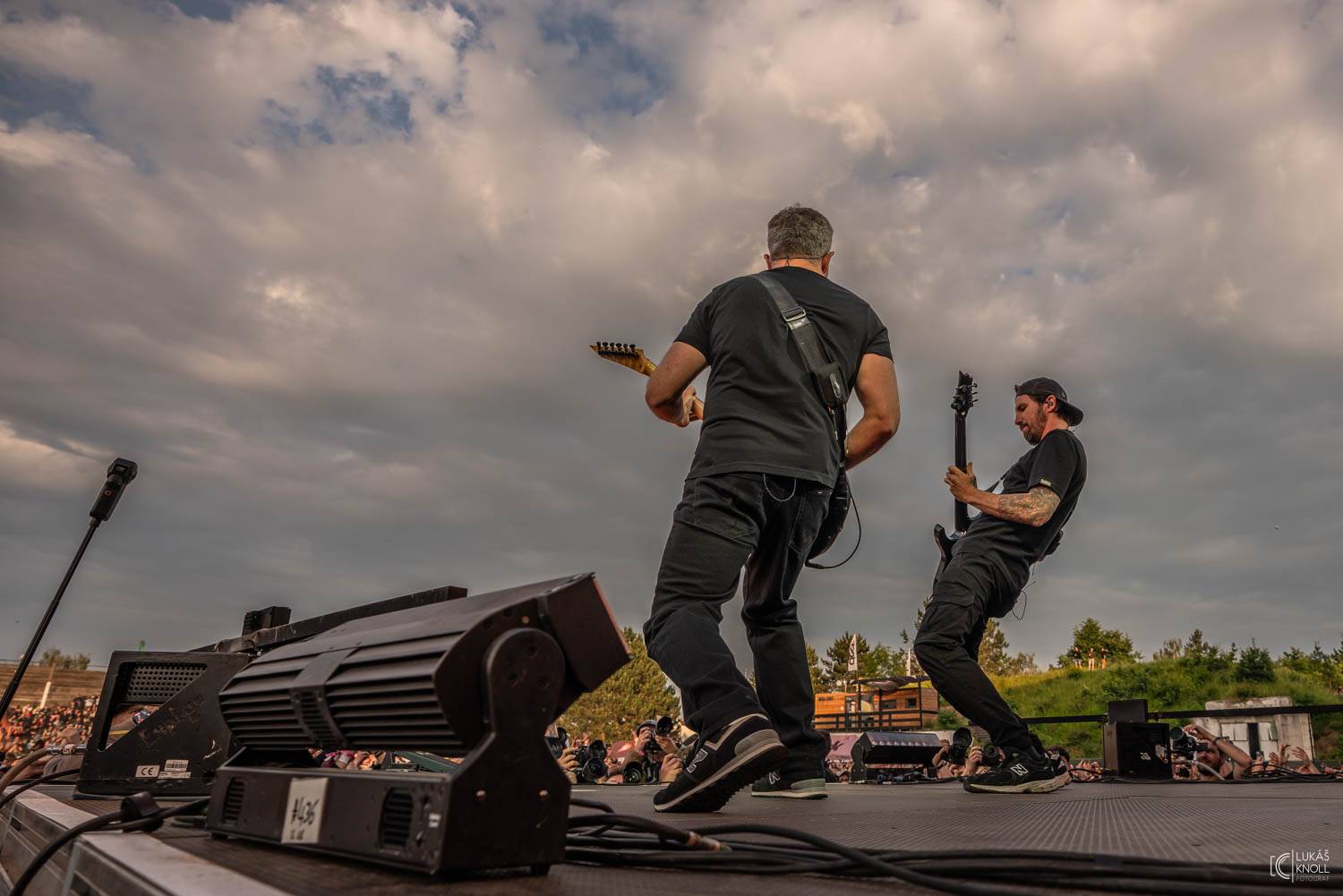 The Offspring a Vypsaná fiXa bavili na Rock for People svými hity, Parkway Drive ohňovou show a překvapili The Amazons