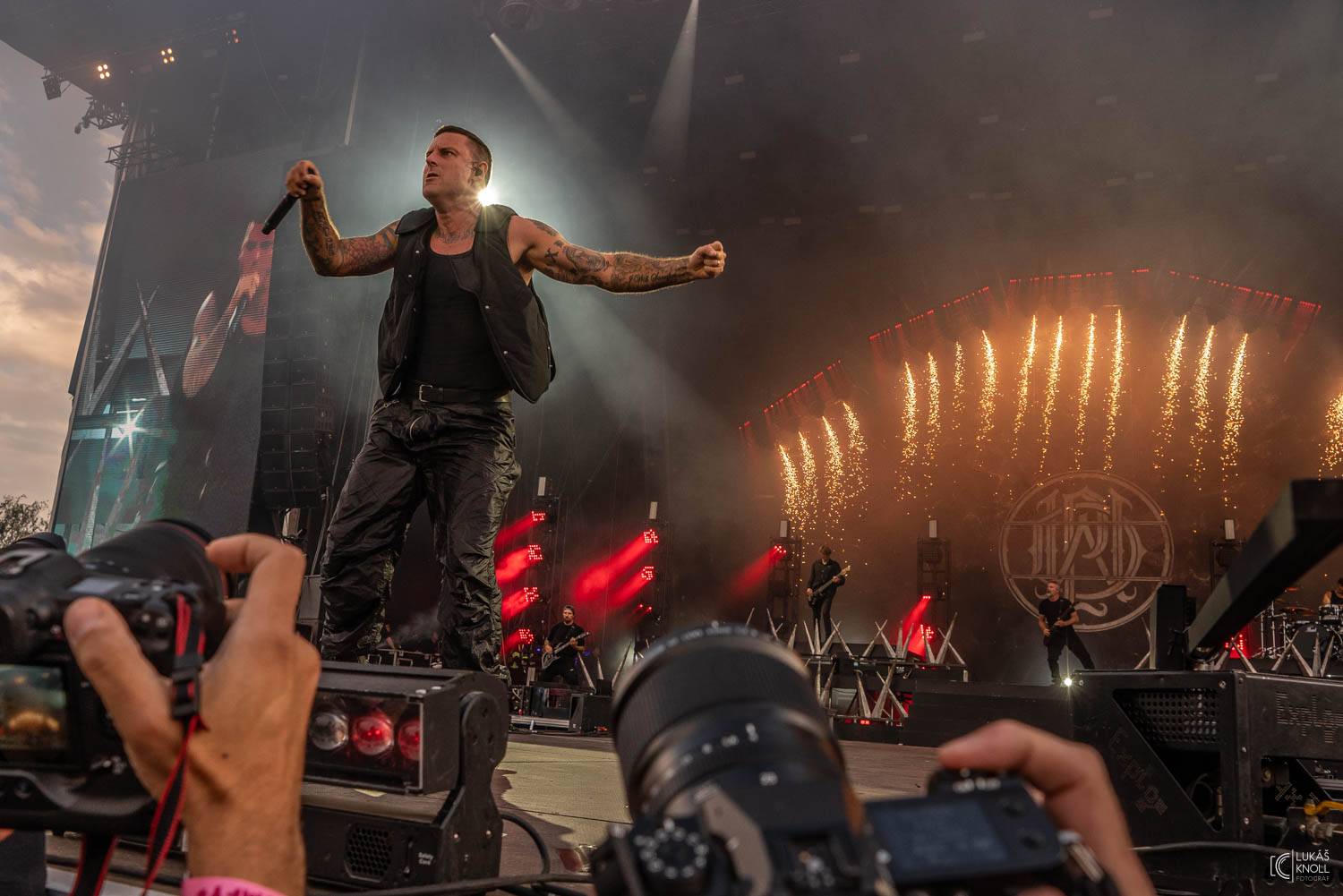 The Offspring a Vypsaná fiXa bavili na Rock for People svými hity, Parkway Drive ohňovou show a překvapili The Amazons