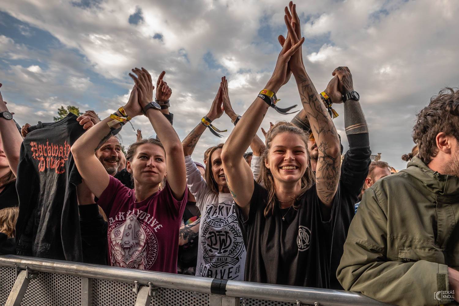 The Offspring a Vypsaná fiXa bavili na Rock for People svými hity, Parkway Drive ohňovou show a překvapili The Amazons